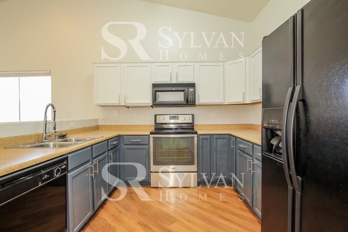 25631 W Elwood St - Photo 7 of 16