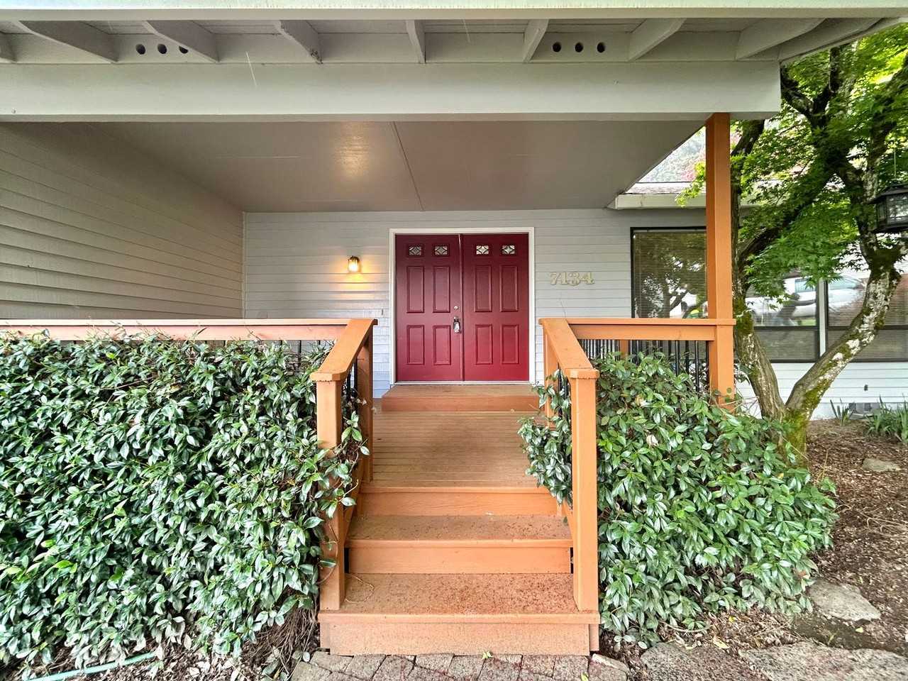 7134 Sw 182nd Ave - Photo 4 of 50