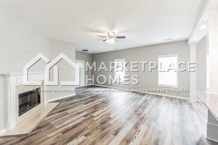 440 Tree Line Dr - Photo 4 of 26