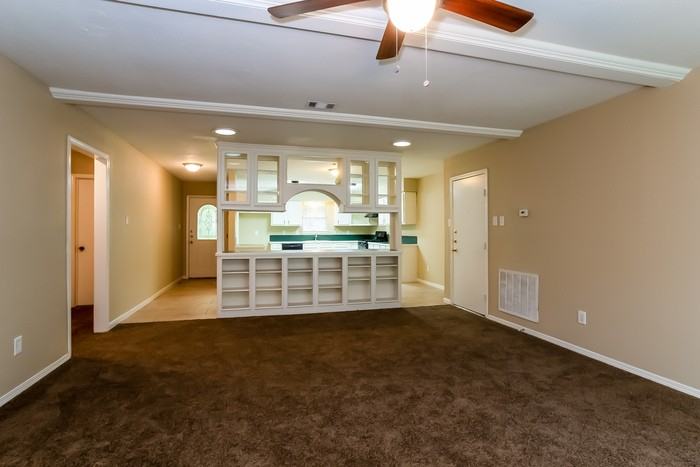 3327 Sycamore Springs Dr - Photo 2 of 20