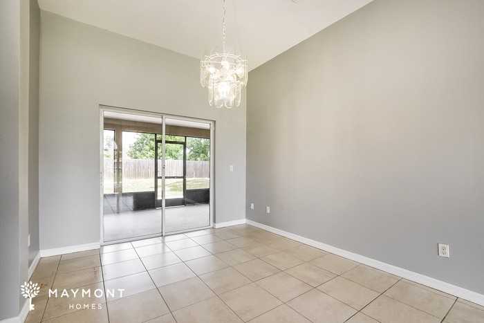 1034 Blue Horizon Dr - Photo 5 of 12