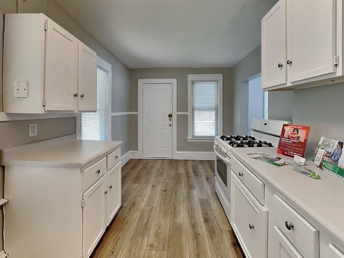 4042 Clinton Ave - Photo 6 of 21