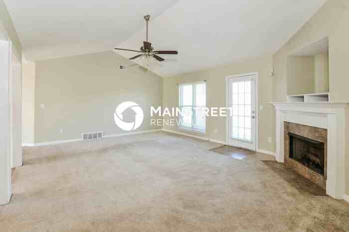 6198 Braybourne Main - Photo 2 of 18