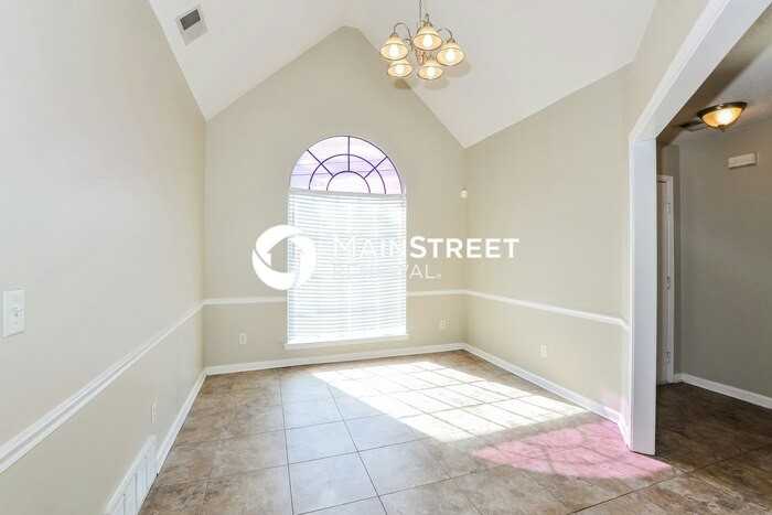 6198 Braybourne Main - Photo 6 of 18