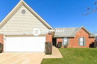 1688 Sarah Ann Dr W - Photo 1 of 1