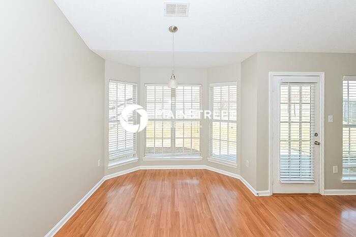 1688 Sarah Ann Dr W - Photo 4 of 16