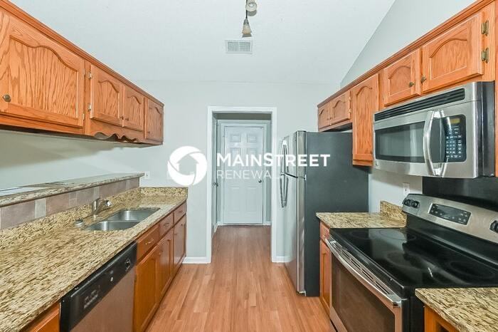 1688 Sarah Ann Dr W - Photo 5 of 16