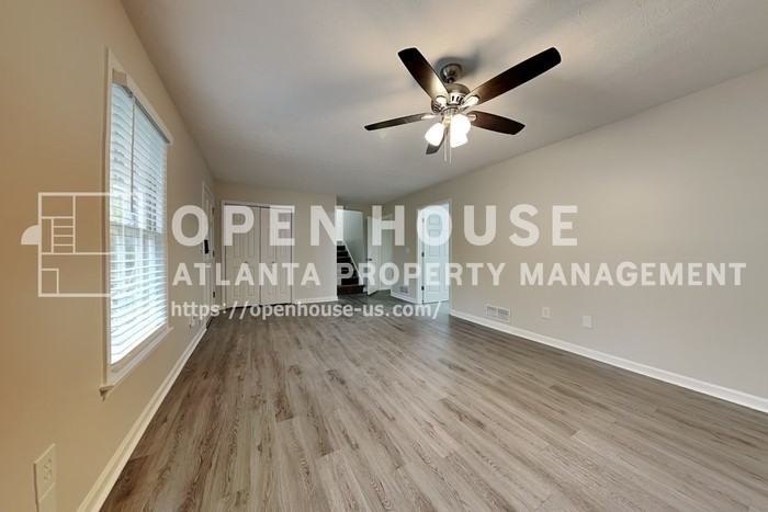 2210 Grayfield Dr - Photo 5 of 20