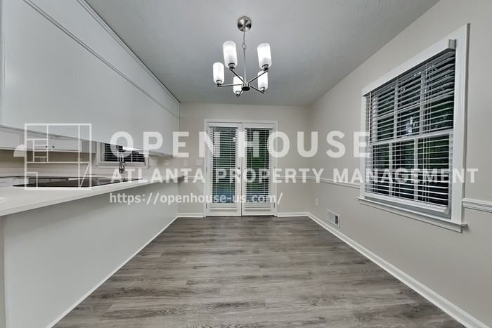 2210 Grayfield Dr - Photo 7 of 20