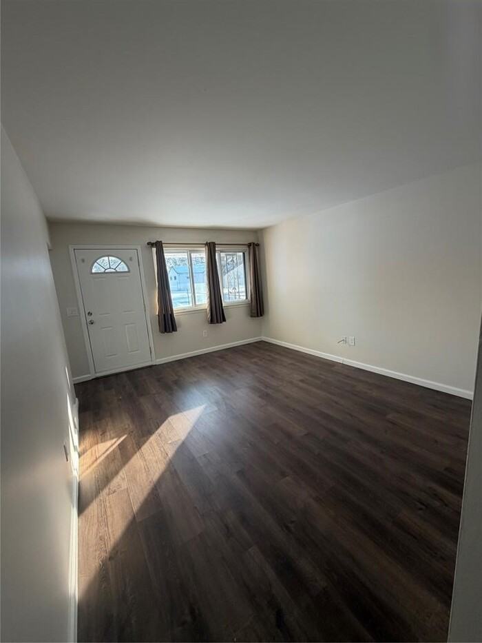 21053 Saint Francis St - Photo 3 of 9