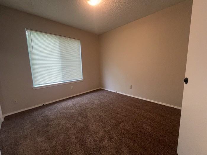 938 Gable Ave - Photo 5 of 12