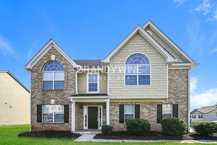 801 Lake Chase - Photo 2 of 20