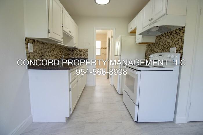 400 Sw 7th Ave #12 - Photo 4 of 11
