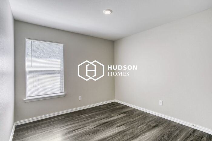 9810 Richcroft St - Photo 6 of 14