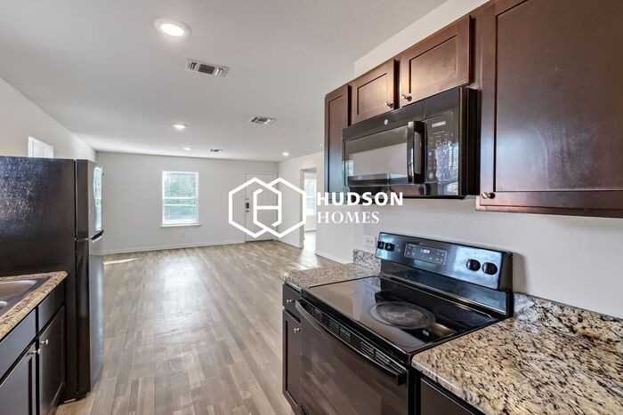 1208 Williams Ave - Photo 6 of 14