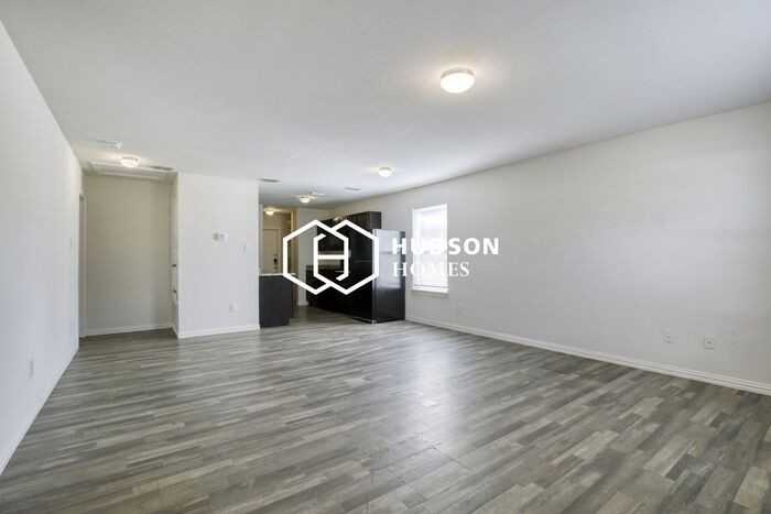 1500 Mockingbird Ln - Photo 4 of 14