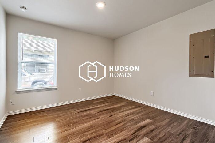 1515 Fillmore St - Photo 7 of 14