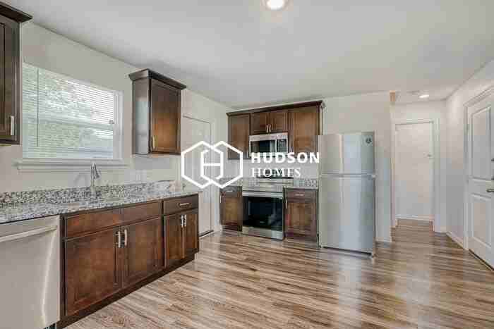 8158 Sunbury St - Photo 5 of 14