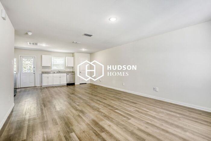 801 Roosevelt St - Photo 3 of 14