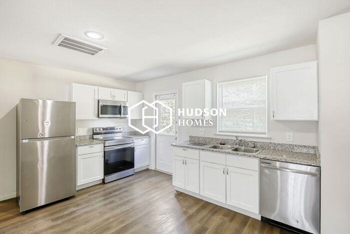 801 Roosevelt St - Photo 4 of 14