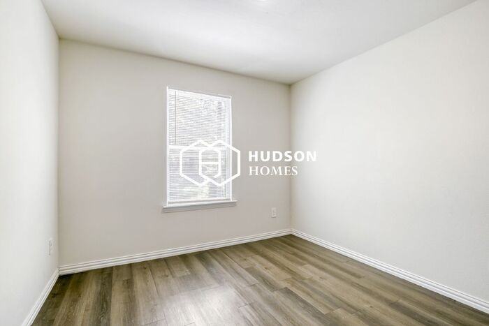 801 Roosevelt St - Photo 7 of 14