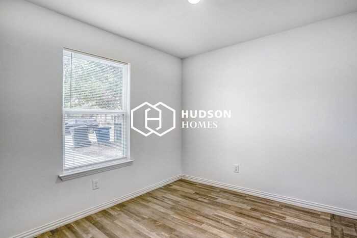 5746 Mayo Dr - Photo 7 of 13