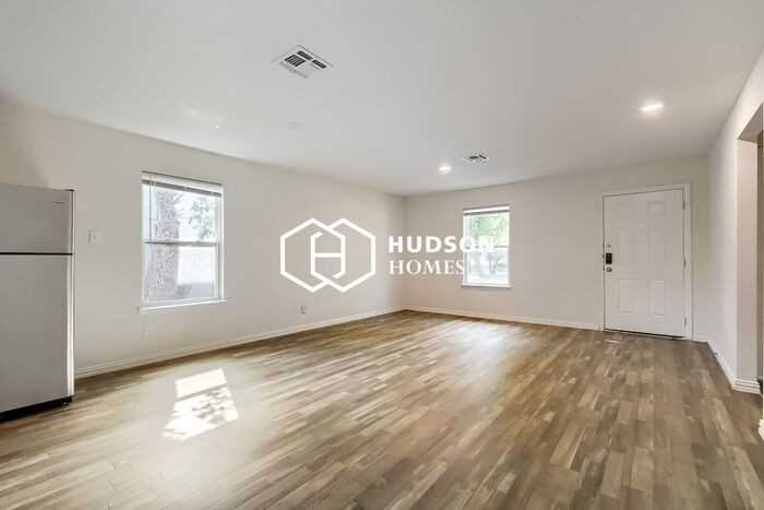 2130 Avenue K - Photo 4 of 14