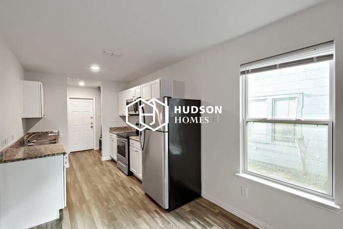 2130 Avenue K - Photo 5 of 14