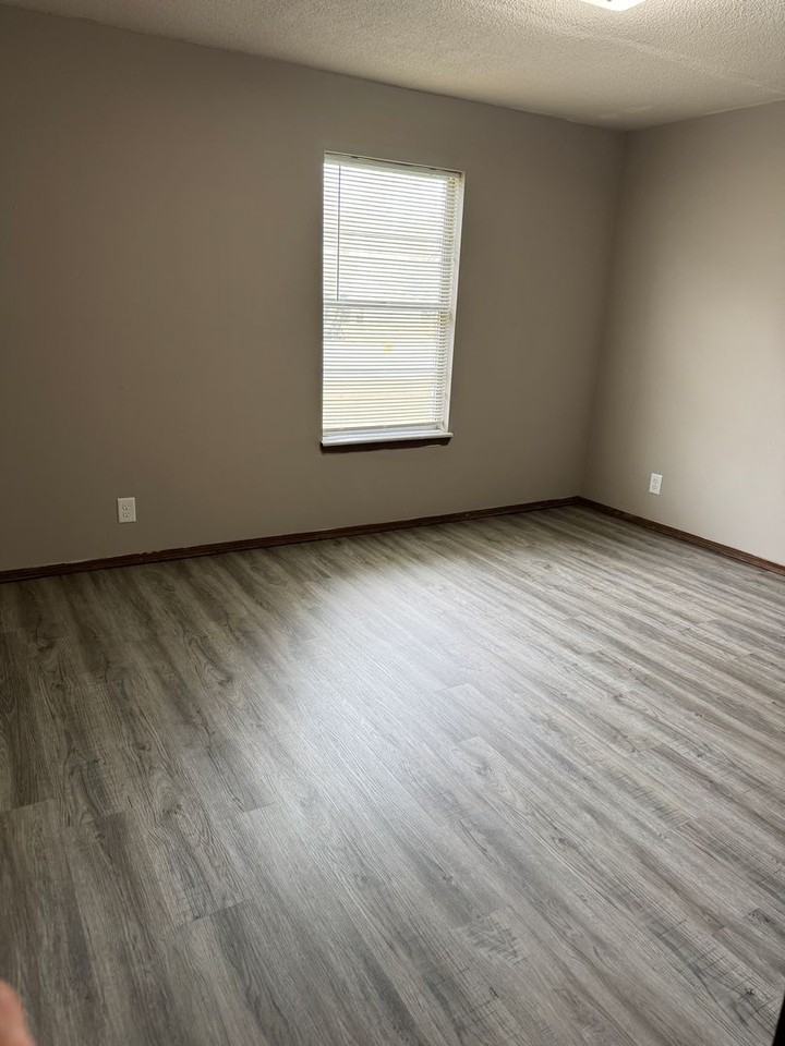 108 Sieville 108 - #104 - Photo 5 of 8