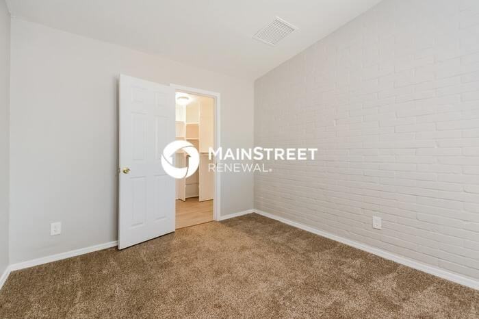 734 W Holladay Dr - Photo 5 of 16