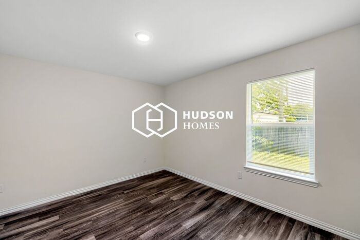 8210 Hanna St #A - Photo 7 of 14