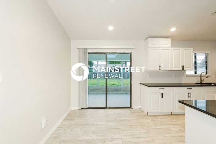 751 Winchell St Sw - Photo 5 of 17