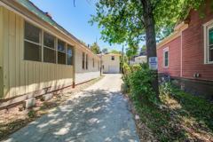 2418 1/2 Laurel St - Photo 1 of 1