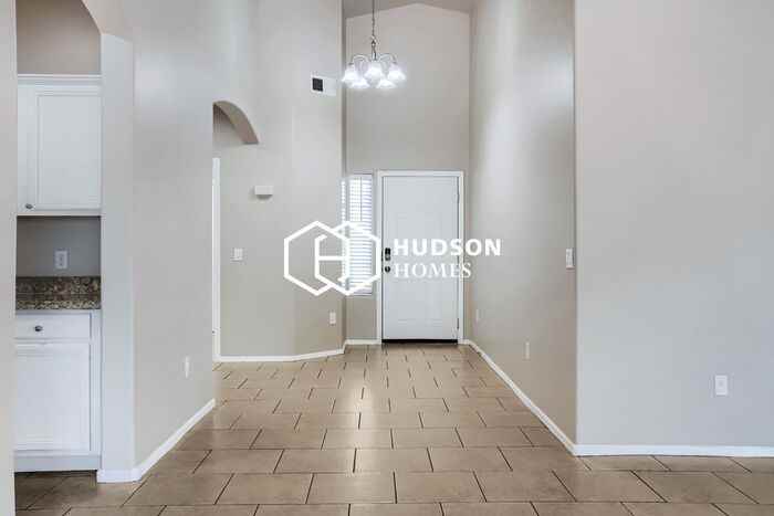931 S 241st Ave - Photo 4 of 29