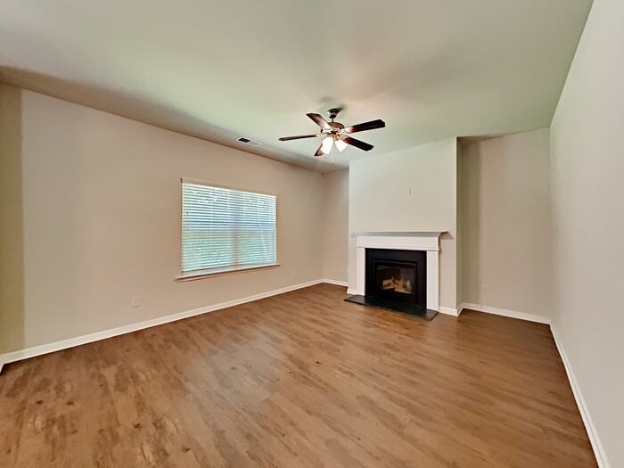 385 Yasmine Cv - Photo 2 of 18