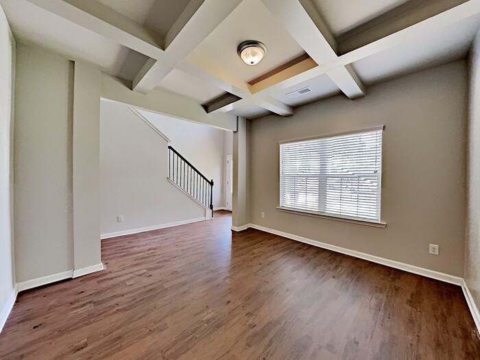 385 Yasmine Cv - Photo 3 of 18