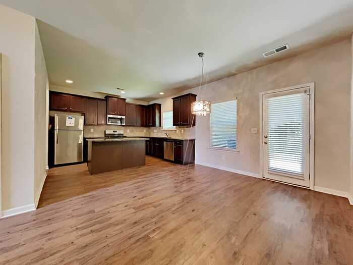 385 Yasmine Cv - Photo 5 of 18