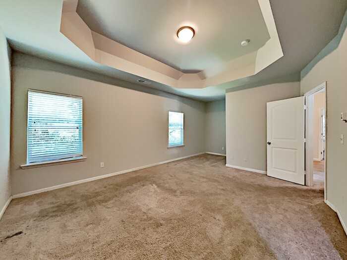 385 Yasmine Cv - Photo 6 of 18