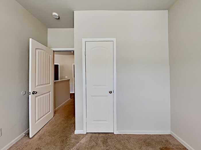 385 Yasmine Cv - Photo 7 of 18