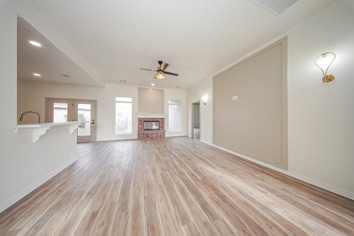 11601 Hackney Ln - Photo 2 of 13