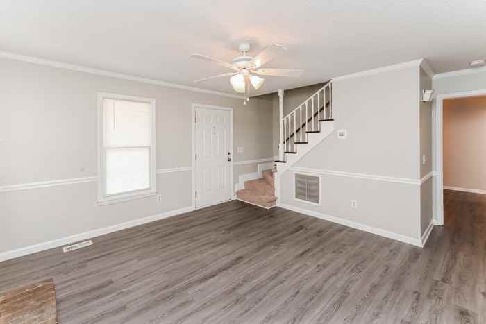 2705 Prince Charles Ct - Photo 3 of 7