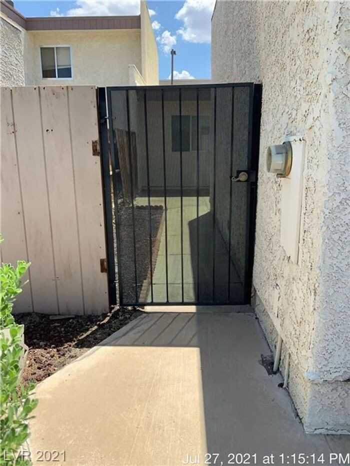 760 Anne Ln - Photo 2 of 21