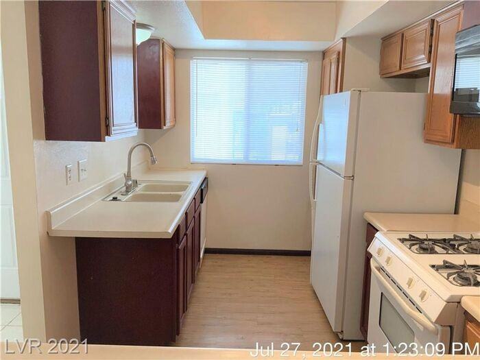 760 Anne Ln - Photo 7 of 21