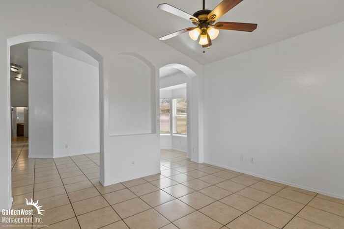 1736 W Carol Ave - Photo 2 of 22