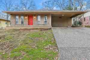 featured image of 8707 Oakhaven Dr