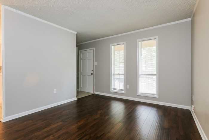 8707 Oakhaven Dr - Photo 7 of 10