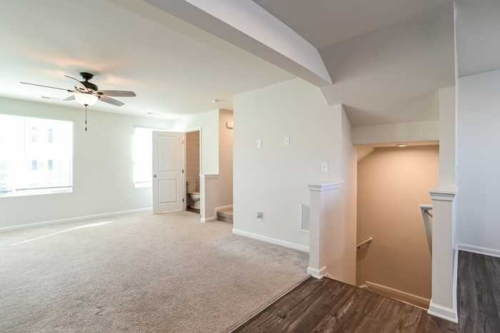 804 Renee Ave - Photo 5 of 12