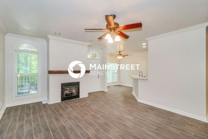 481 Tipton Lake Cir W - Photo 4 of 18