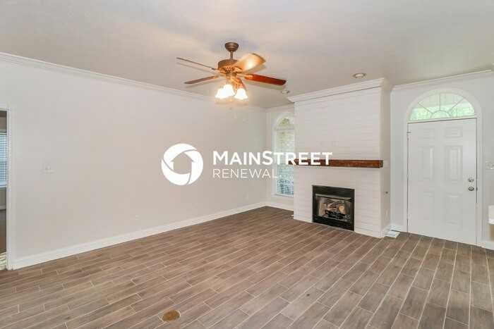 481 Tipton Lake Cir W - Photo 5 of 18