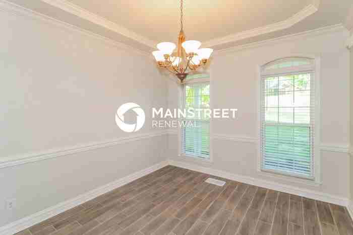 481 Tipton Lake Cir W - Photo 6 of 18